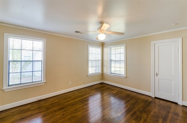 Building Photo - 236 W 31st St