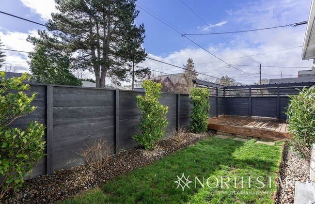 Building Photo - Coming Soon!  Remodeled Sellwood Bungalow