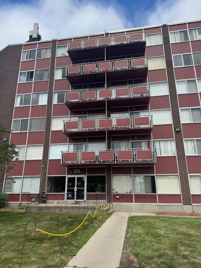 Building Photo - 1310 Berlin Tpke