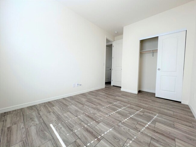 Building Photo - 2206 S Ellsworth Rd