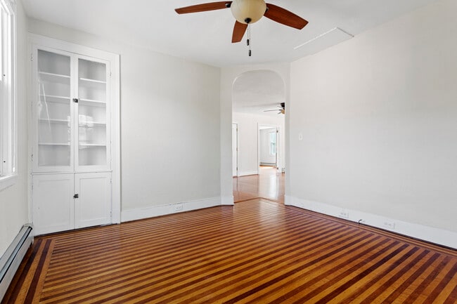 Building Photo - 6 Church St