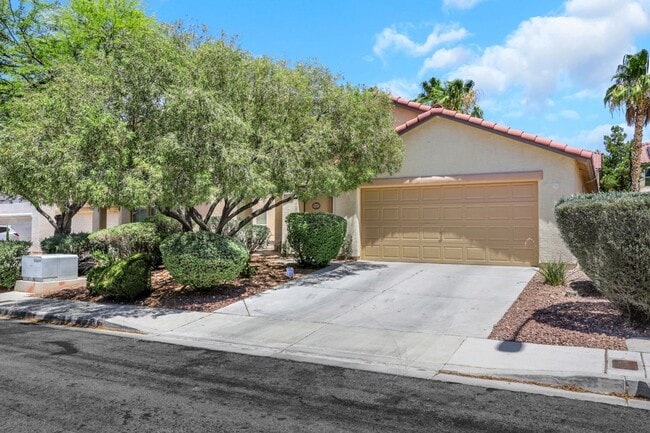 Building Photo - Southern Highlands 3 Bed 2 Bath Single-Story Home with Large Kitchen, Open Layout, Covered Patio