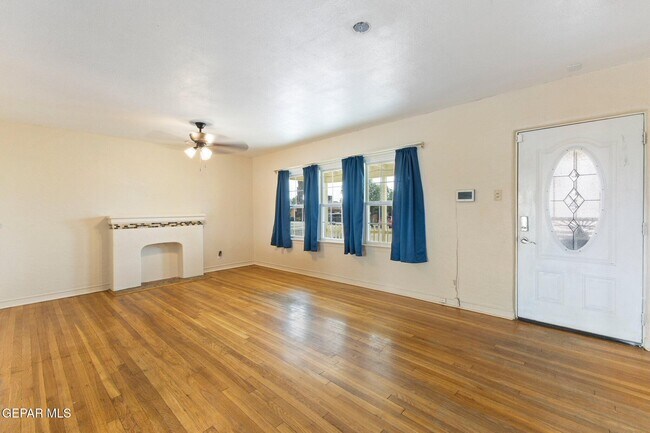 Building Photo - 137 Anita Cir
