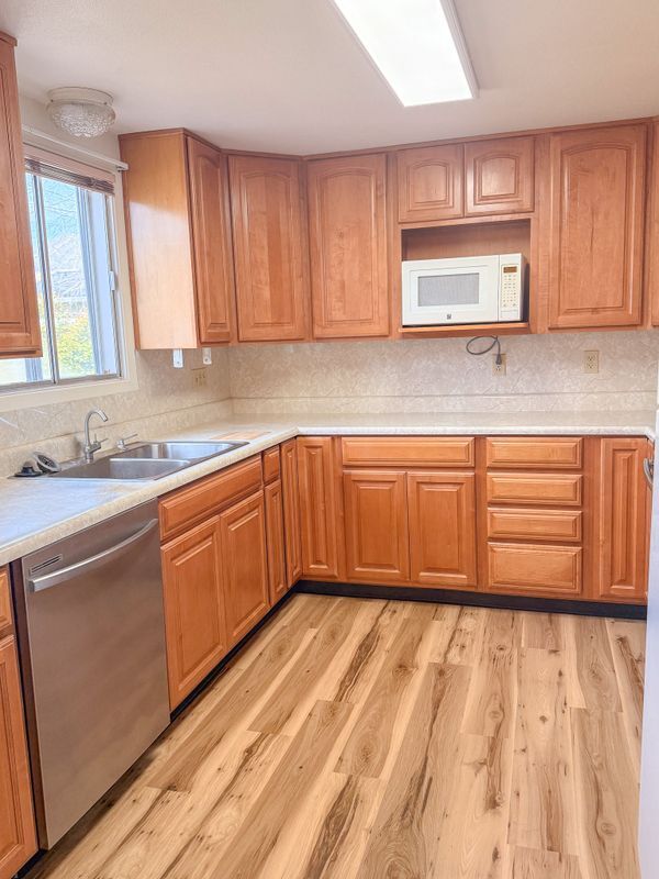 Building Photo - 615 Shasta Ave