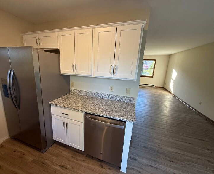 New stainless steel appliances - 1004 Corbett St