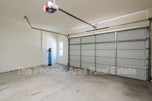 Building Photo - 7237 E Gallego Ln