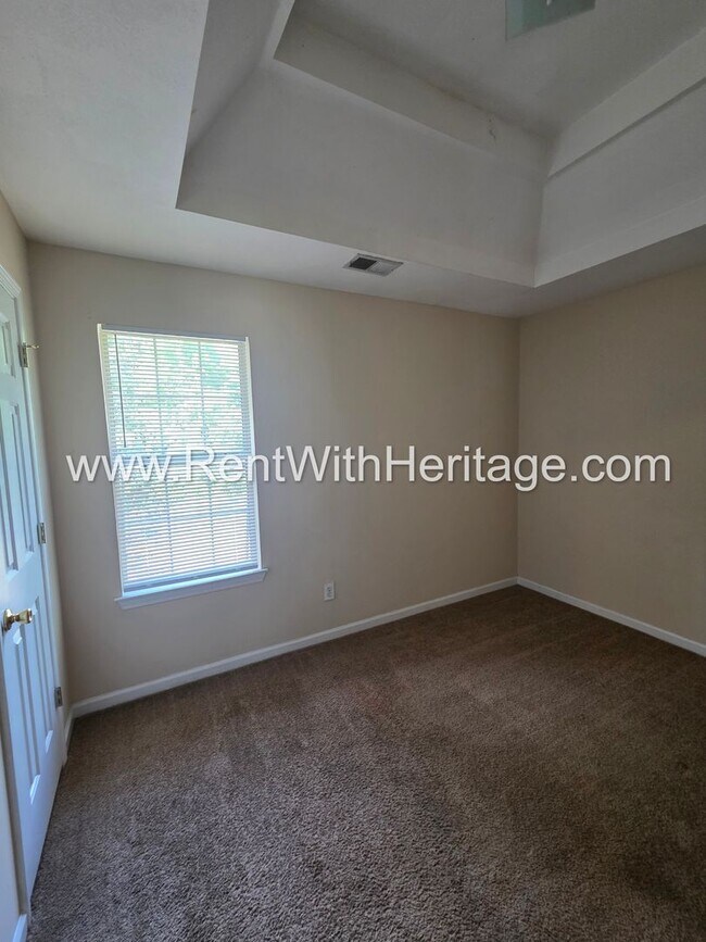 Building Photo - 6535 Manor Creek Dr