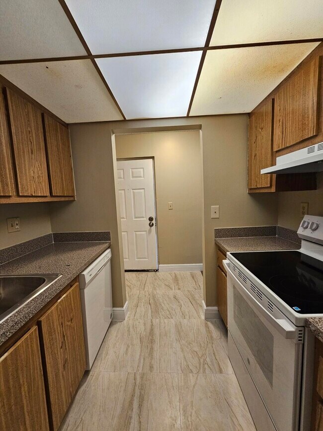 Building Photo - 2000 N Congress Ave