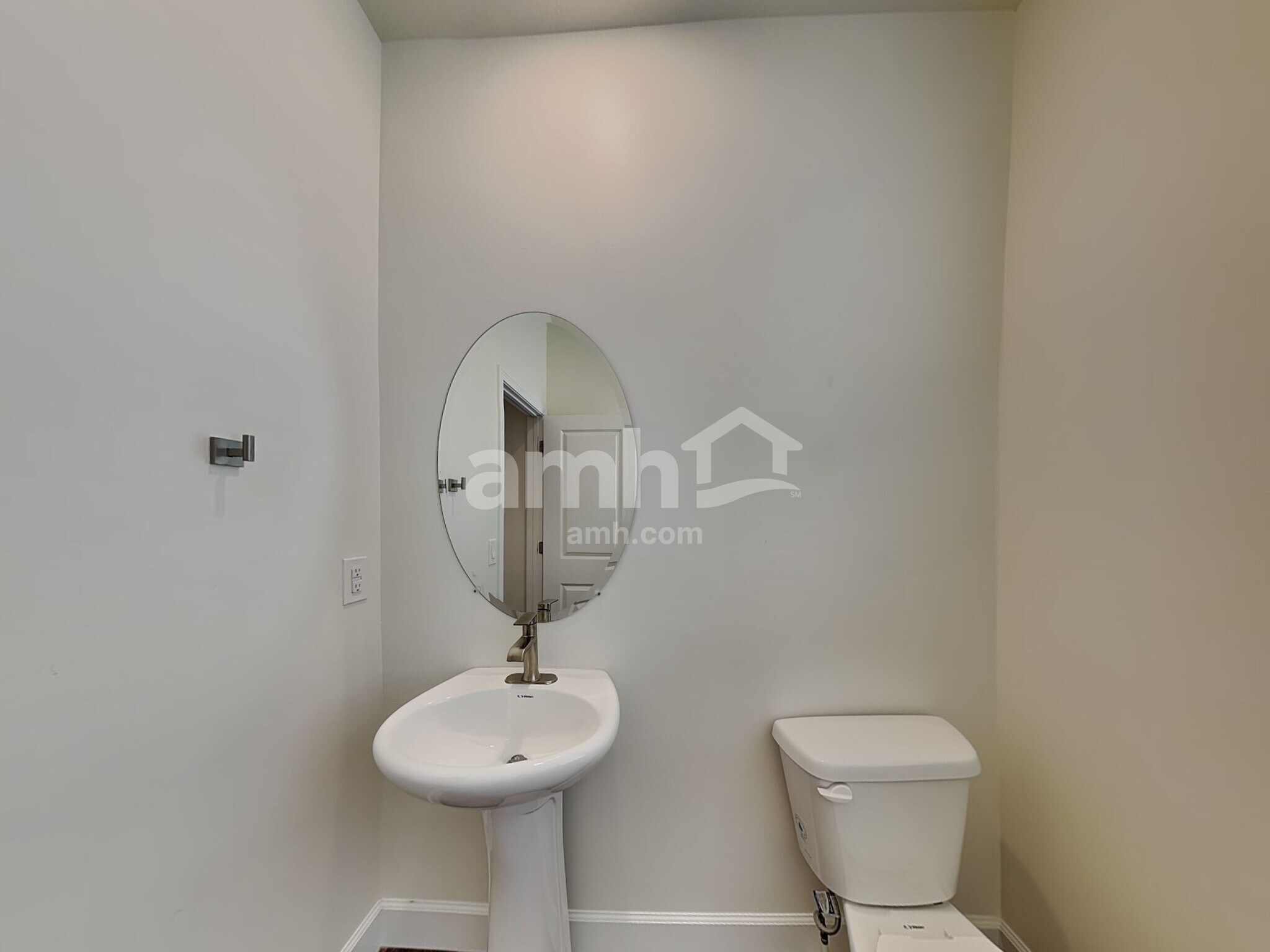 Building Photo - 1273 N Rickshaw Ln