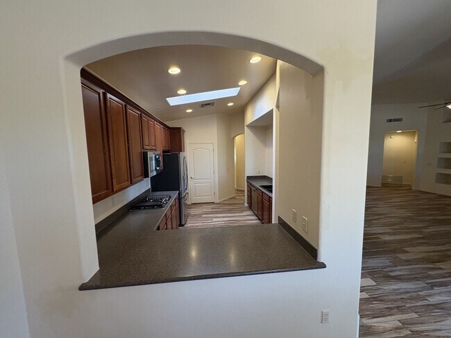 Building Photo - Loma Alta Estates Vail School District