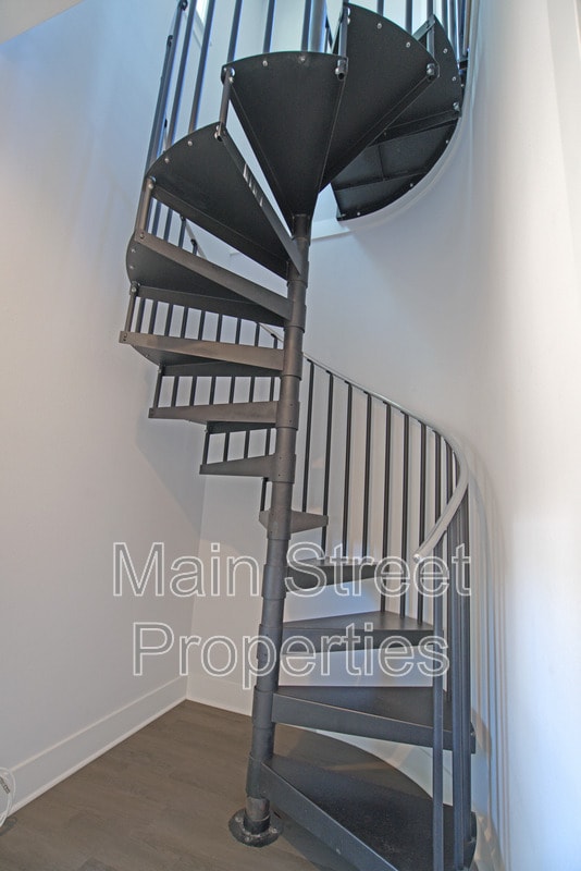 Building Photo - 379 S Clubbs St