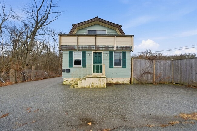 Building Photo - 184 Park St