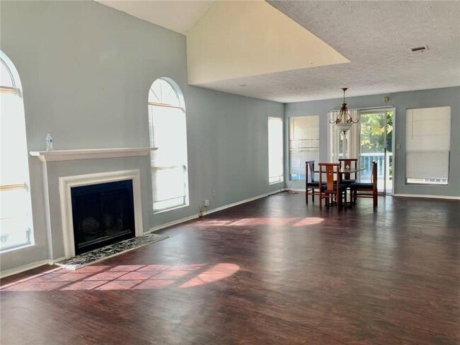 Building Photo - 1310 Hampton Hill Ct