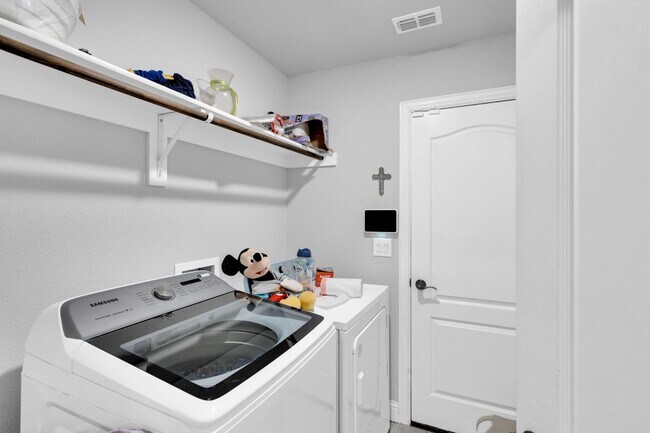 Building Photo - 1129 Snowy Owl Dr