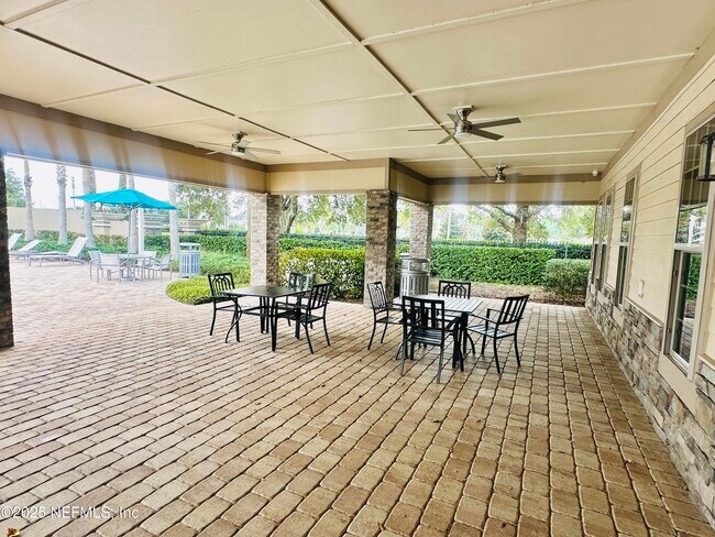 Building Photo - 13950 Berryview Rd