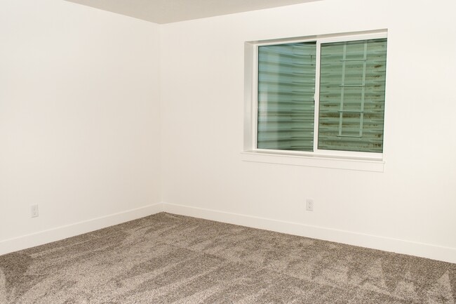 Building Photo - 880 S 340 E