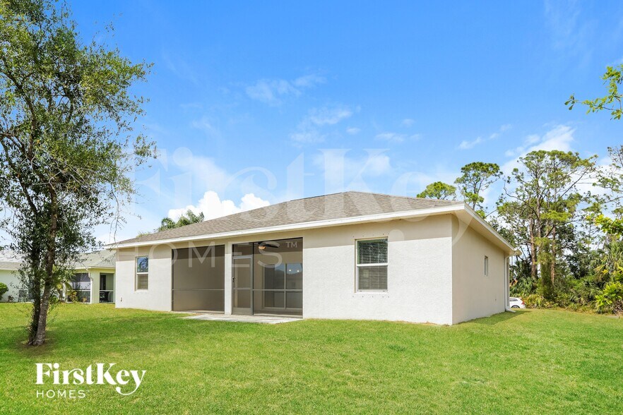 Building Photo - 2443 Dalhart Ave