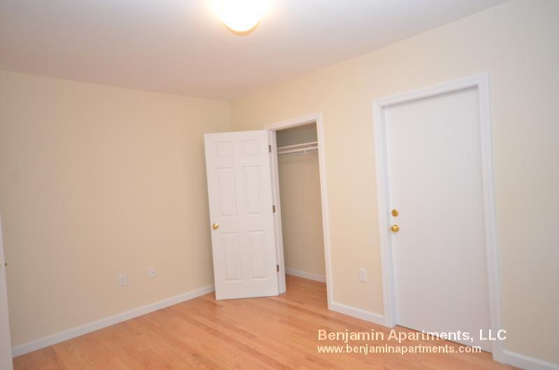 Building Photo - 119 Sutherland Rd