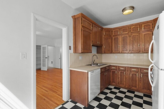 Building Photo - 6282 Commodore Sloat Dr