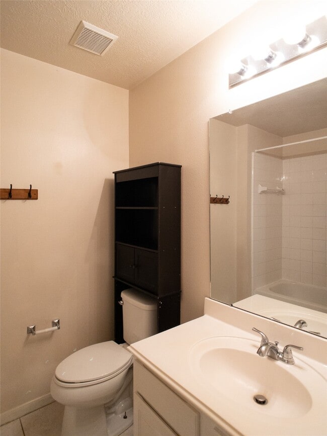 Building Photo - 17234 Rancho Verde Way