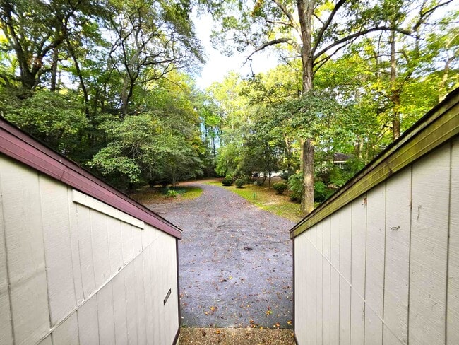 Building Photo - 7535 Carmen Ct