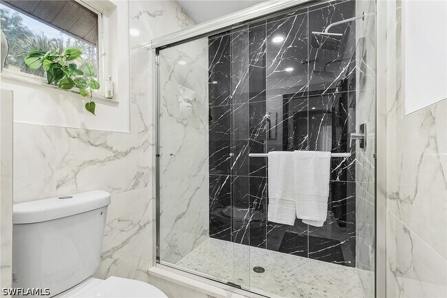 Building Photo - 620 Luisa Ct