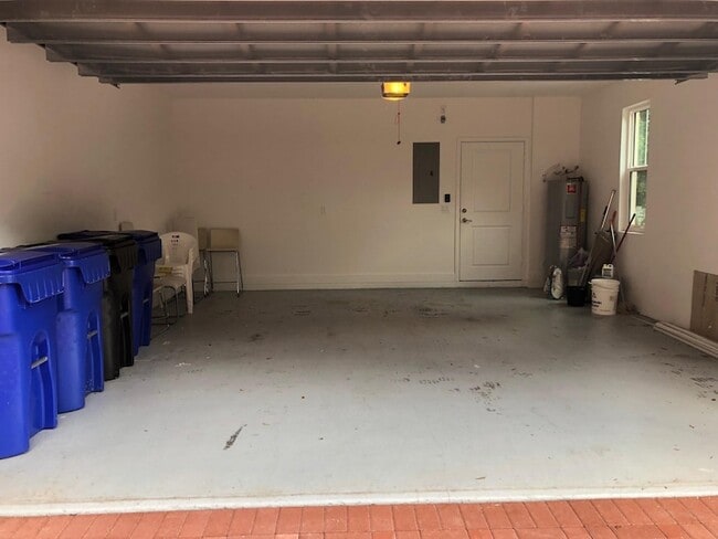 Building Photo - 2362 SW 18th Ave