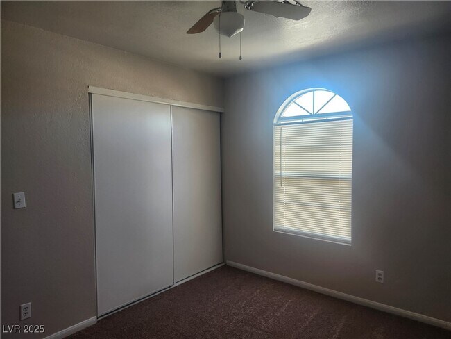 Building Photo - 3850 Steinbeck Dr