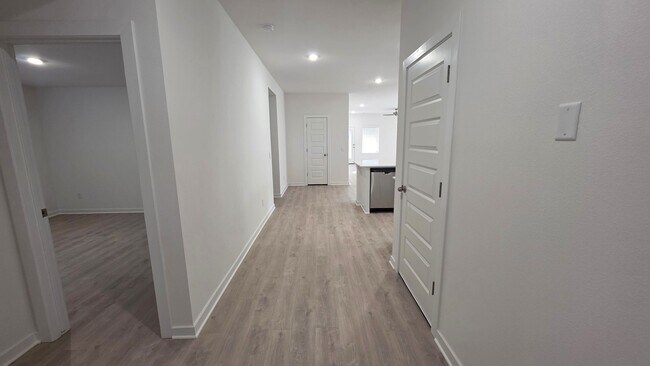 Building Photo - BRAND NEW CONSTRUCTION (4BR/2BA) - Now Leasing for Immediate Move-in