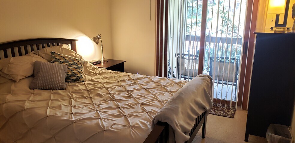 Building Photo - 2865 Sundown Ln