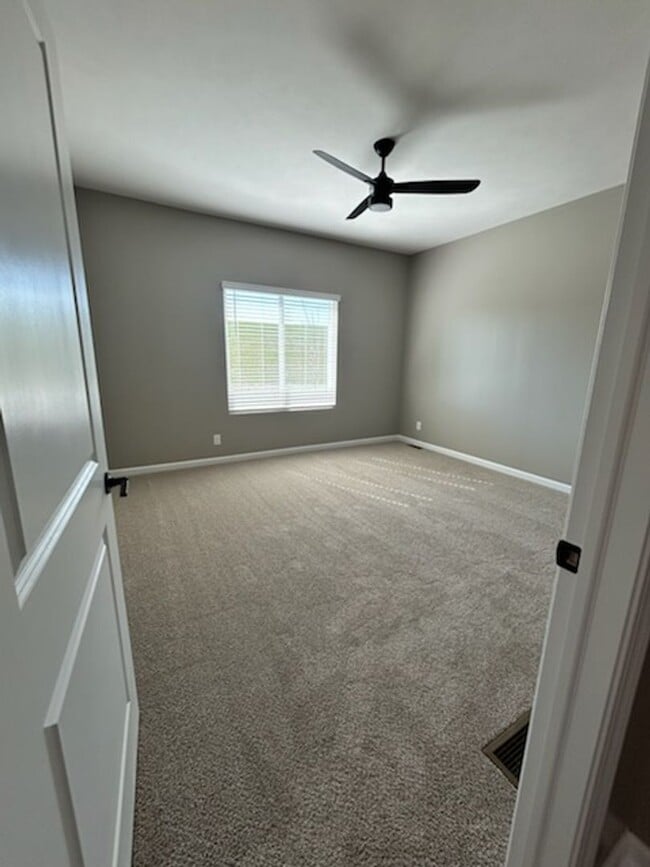 Building Photo - Modern Comfort Meets Effortless Living at ...