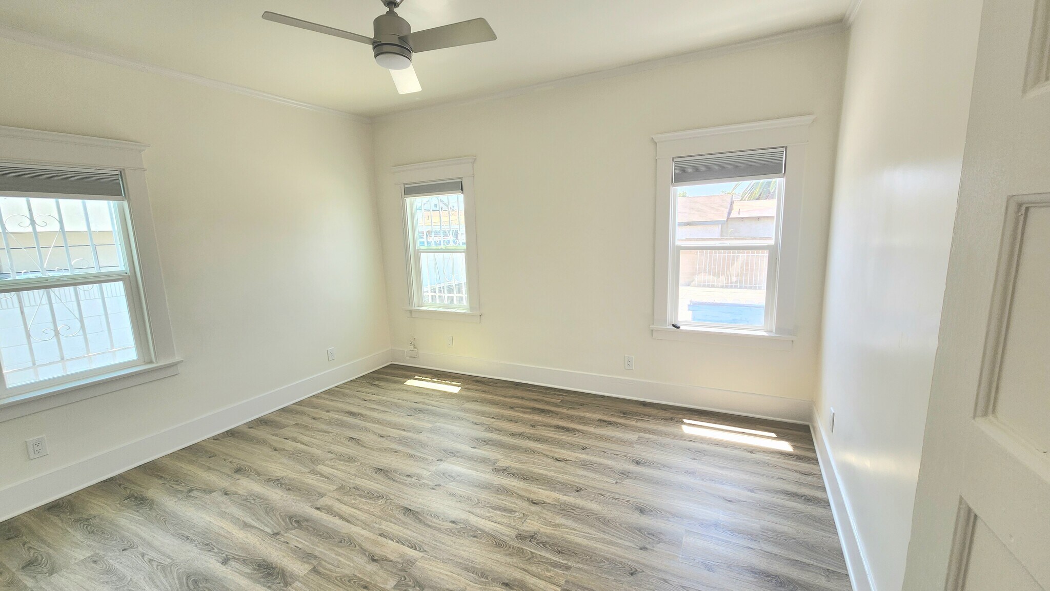 Huge rear bedroom - 3536 W 60th St
