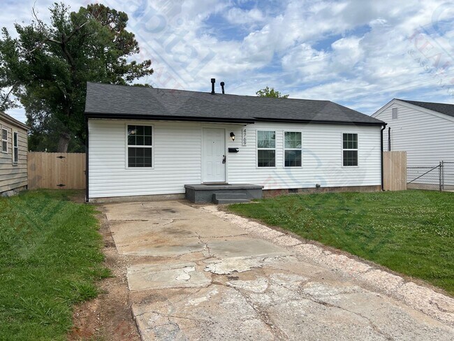 Building Photo - Cozy 3 Bedroom