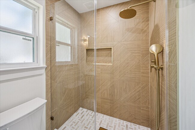 Building Photo - 20223 Laurel Lock Dr