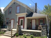 Building Photo - 131-133 Diamond SE