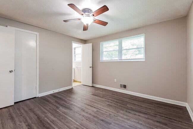 Building Photo - 3938 Windemere Dr