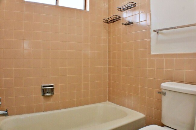 Building Photo - 3 Bedroom, 2 Bath , North-East El Paso Great house located across the street from Terrace Hills M...