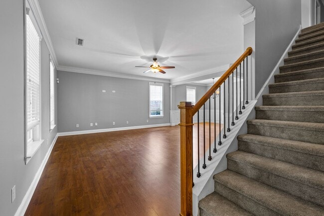 Building Photo - 175 Colonial Ct