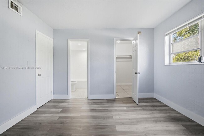 Building Photo - 2405 NW 135th St