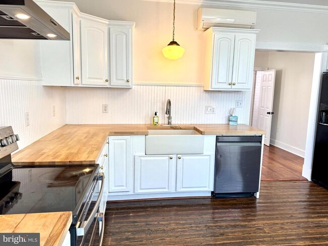 Building Photo - 508 E Main St