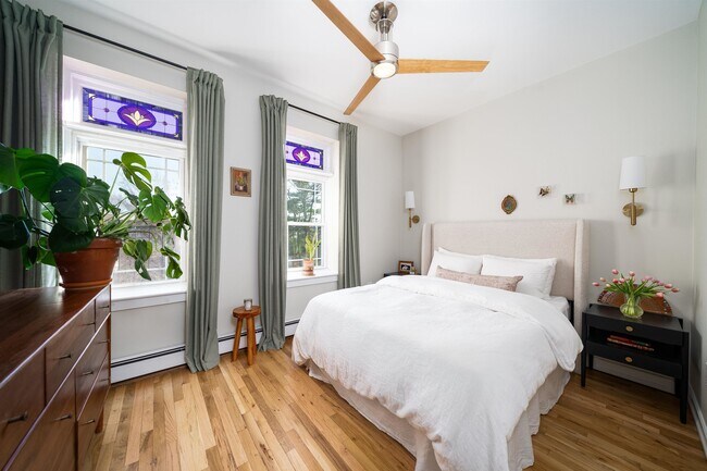 Building Photo - 205 14th St