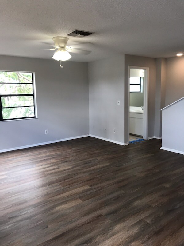 Building Photo - 812 E Gulf Blvd
