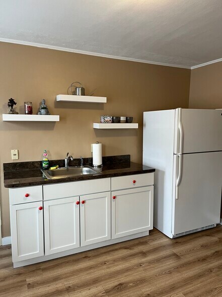 Building Photo - 3 Hayer St