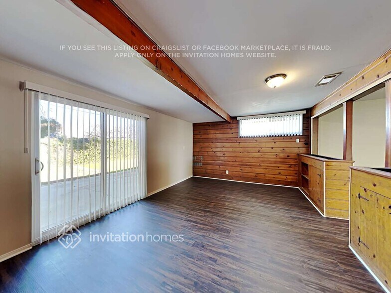 Building Photo - 8039 Lasaine Ave