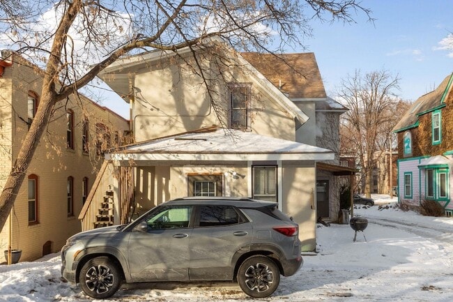 Building Photo - 2617 2nd Ave S