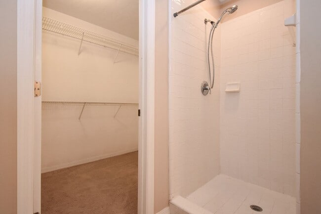 Building Photo - 8318 SW 64th Place (Hickory Forest)