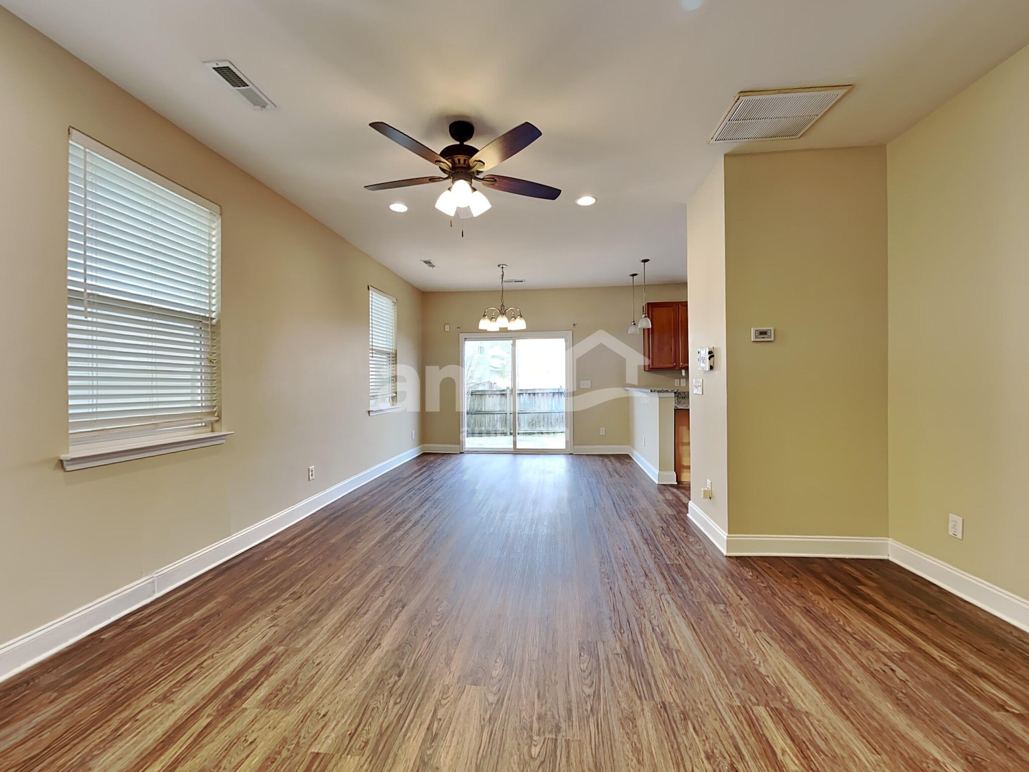 Building Photo - 8811 Shadowglen Dr