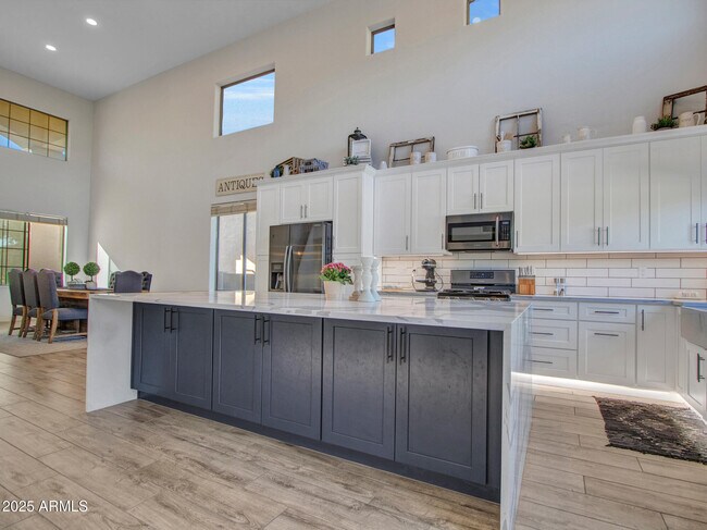 Building Photo - 4326 W Kenai Dr