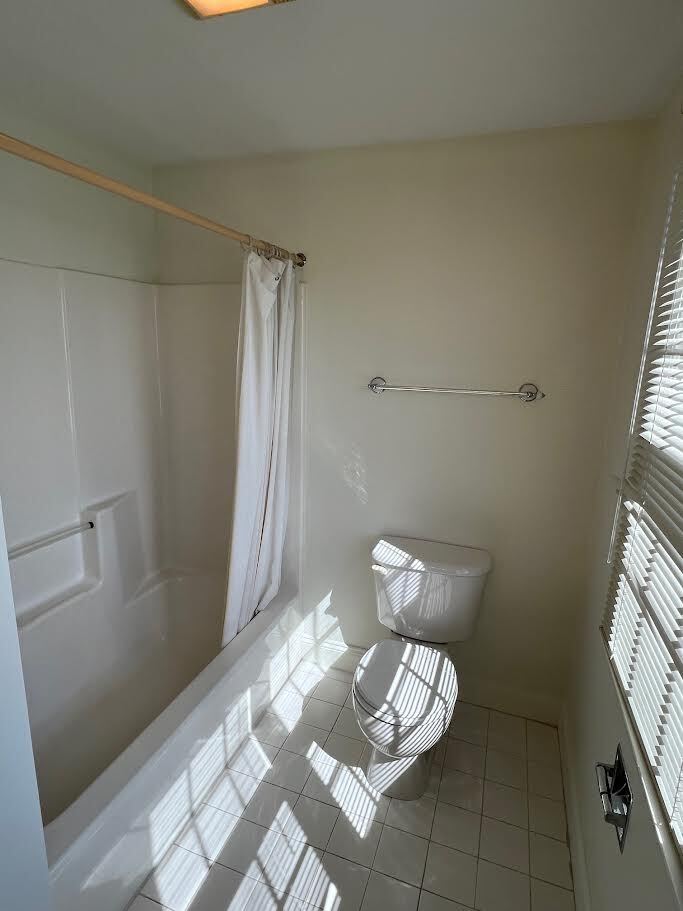 Building Photo - 86 Chapel St