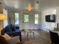 Building Photo - Von Hagen Carriage House 745